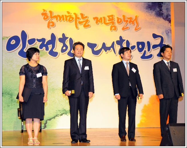 2_copy3.jpg